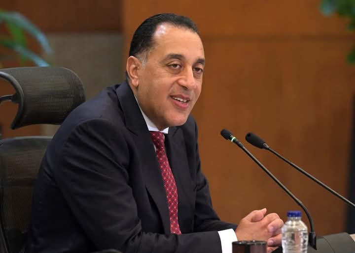 مجلس الوزراء يعلن مواعيد جديدة لغلق المحال بمناسبة أعياد المواطنين المسيحييين | أموال الغد