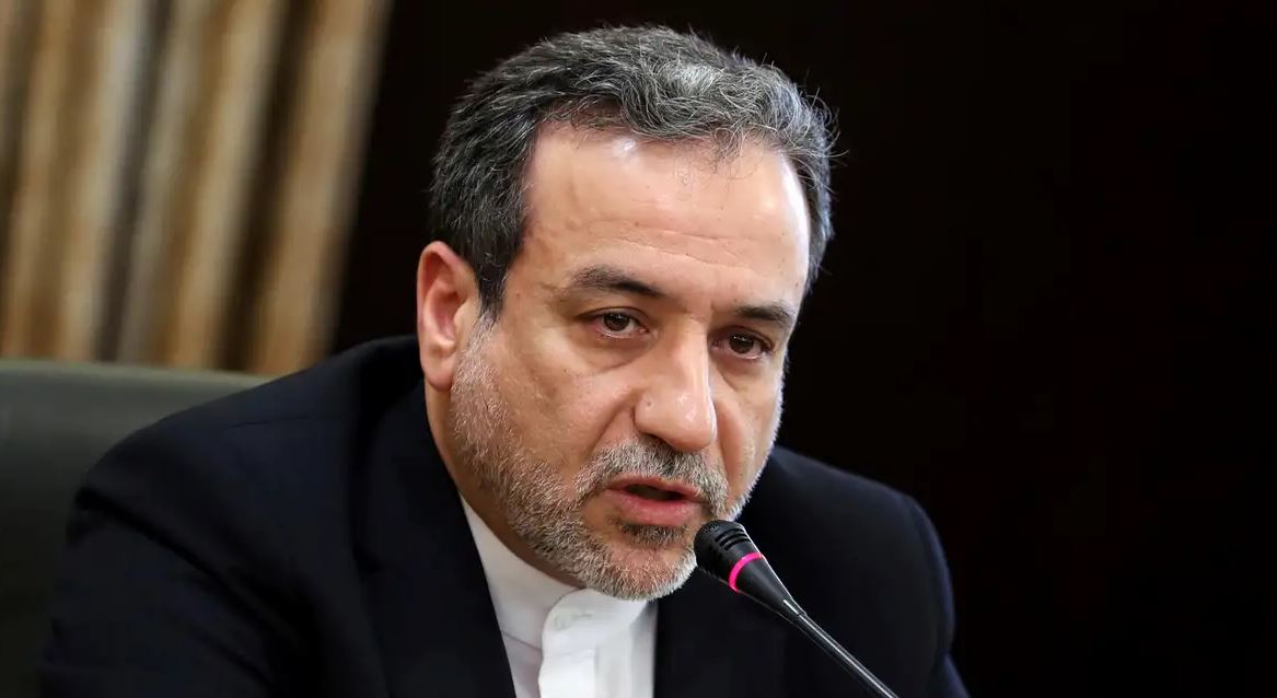 وزير الخارجية الإيراني: وقف إطلاق نار شامل قد يعجل بسجن نتنياهو