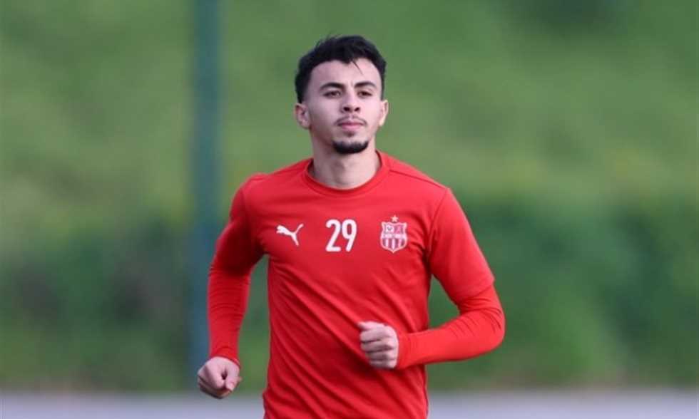 لاعب شباب بلوزداد: سنحقق نتيجة إيجابية أمام الزمالك في مصر