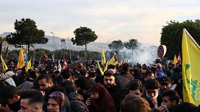 أنصار حزب الله يحتجون في بيروت على المحادثات المزمعة مع إسرائيل