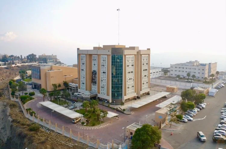 بدء تطبيق الدوام الصيفي في مدارس عسير رسميًا وتغيير مواعيد الحضور والانصراف