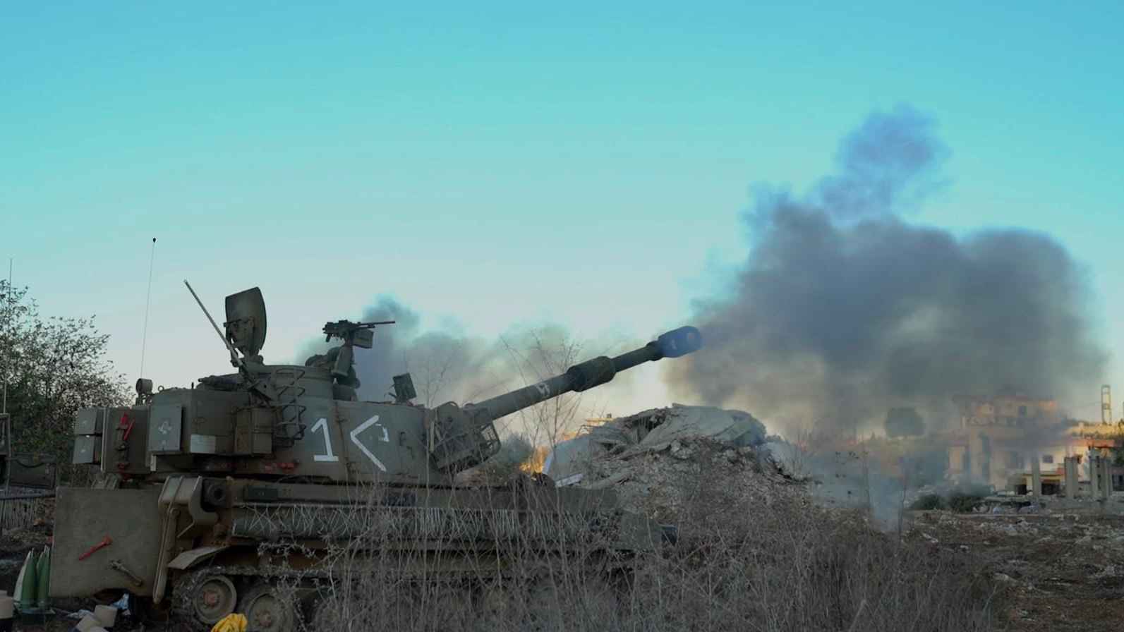 لبنان.. إسرائيل تحاصر بنت جبيل وتقصفها بعشرات الذخائر الثقيلة