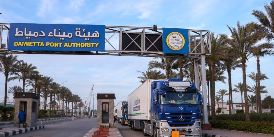 وزارة النقل: تواصل تدفق شحنات الترانزيت عبر خط “الرورو” بميناء دمياط - صوت الأمة