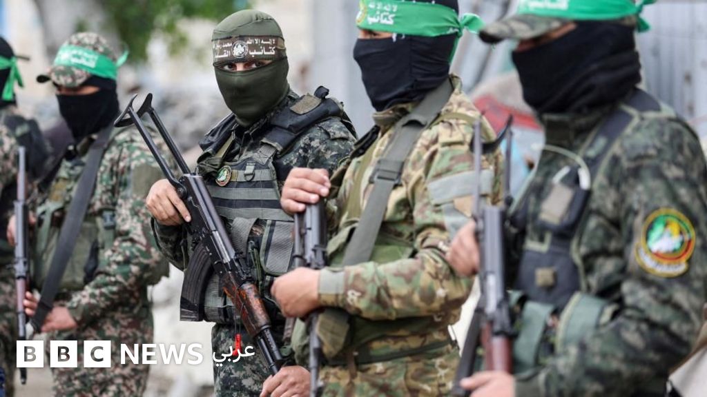 مسؤول فلسطيني: حماس ترفض خطة نزع السلاح في غزة - BBC News عربي