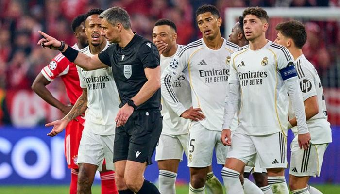 حكام دوري أبطال أوروبا.. شمّاعة الخروج توحّد ريال مدريد وبرشلونة