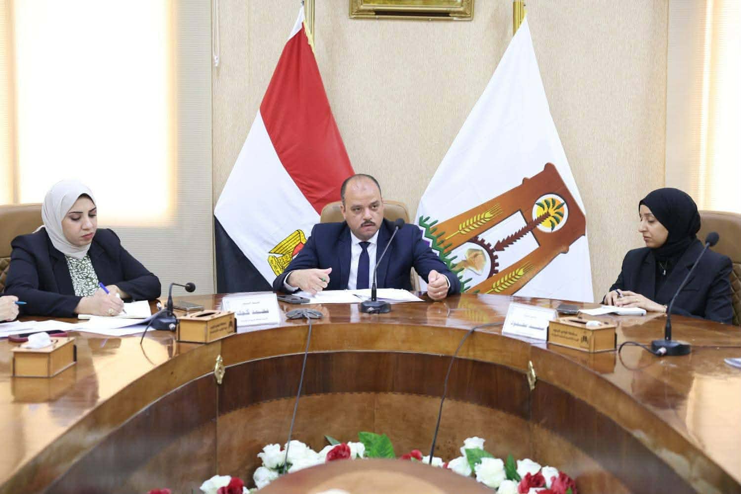 نائب محافظ الوادي الجديد يترأس اجتماع تفعيل مبادرة أنا متعلم مدى الحياة
