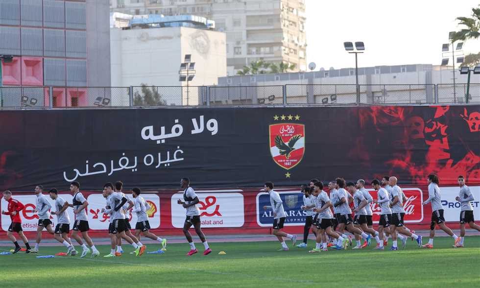 مران الأهلي - محاضرة توروب.. وتدريبات فنية وبدنية