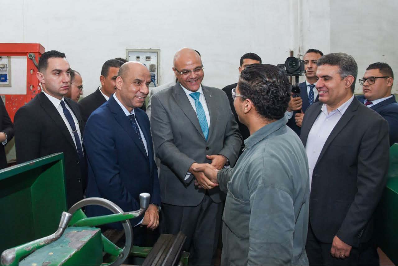 1200 منحة مجانية وتخريج دفعات جديدة.. دفعة قوية لتأهيل شباب الإسكندرية لسوق العمل