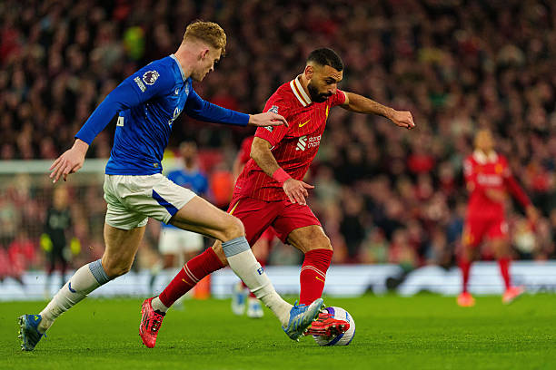 الديربي الأخير.. صلاح يقود هجوم ليفربول أمام إيفرتون في الدوري الإنجليزي