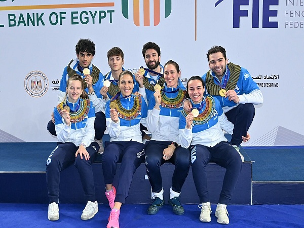 إيطاليا تتوج بذهبيتي الفرق في كأس العالم لسلاح الشيش