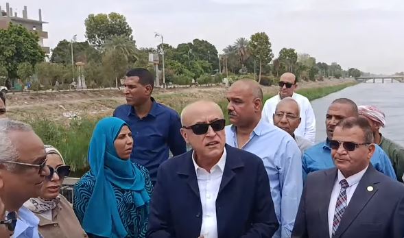 محافظ الأقصر يشهد تدشين مبادرة لإحياء منطقة الحسن والحسين في إسنا