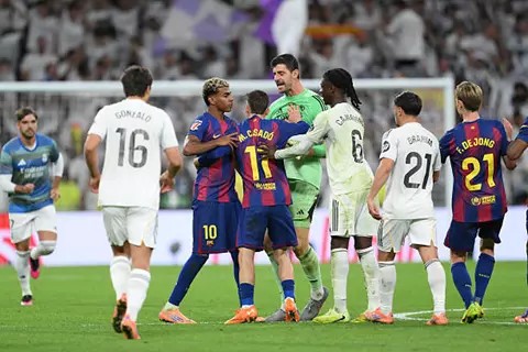 تحديد موعد كلاسيكو الأرض بين برشلونة وريال مدريد