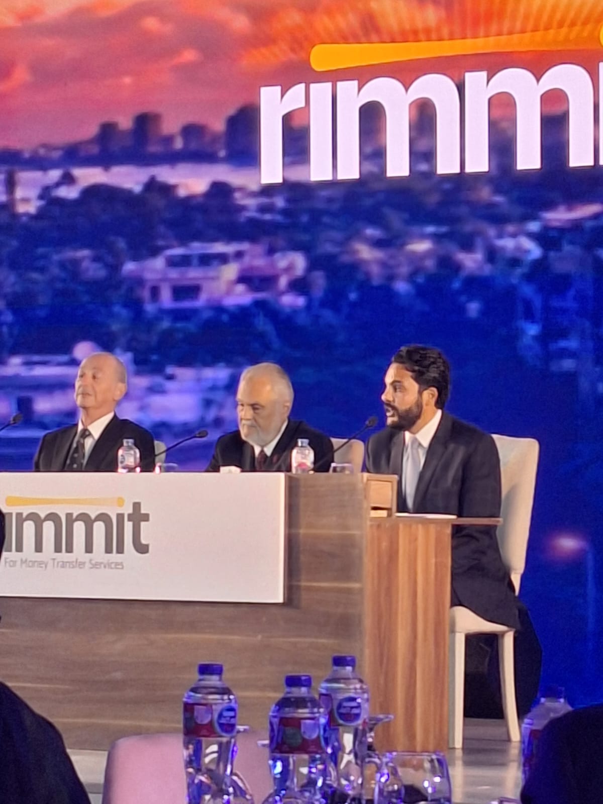 شركة أيباج تطلق خدمة صرف الحوالات بعملة اليورو بالتعاون مع بنك مصر | أموال الغد