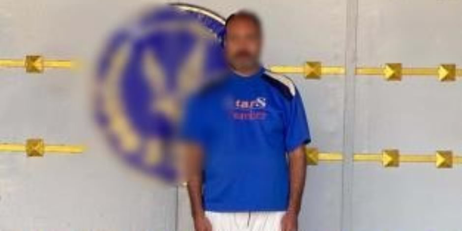 ضبط منادي سيارات بدون ترخيص لتحصيله مبالغ مالية من قائدي المركبات بالإسماعيلية - صوت الأمة
