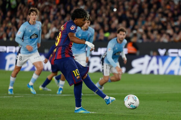 يامال يقود برشلونة لفوز صعب على سيلتا فيجو ويعزز صدارته في الليجا