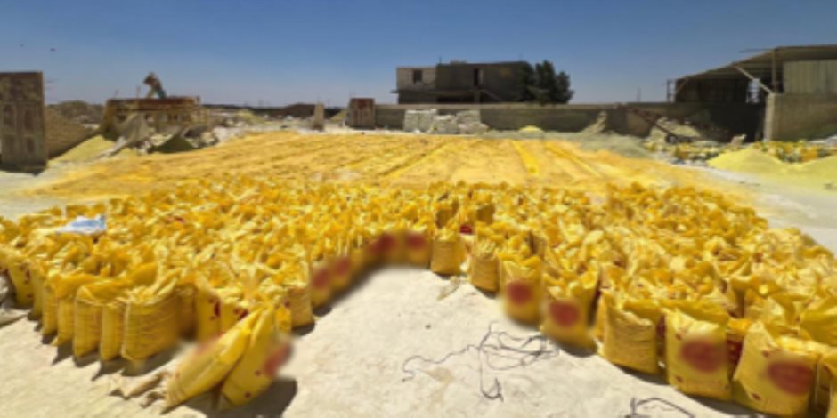 ضبط مصنع "بدون ترخيص" لإنتاج وتعبئة الأسمدة والمخصبات الزراعية المغشوشة بالبحيرة - صوت الأمة