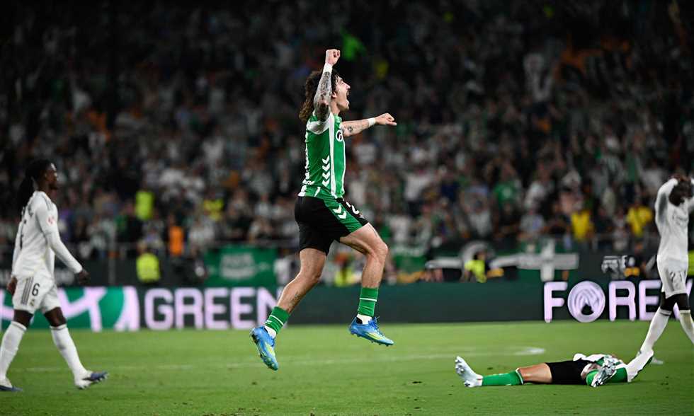 هدية لبرشلونة من لاعبه السابق.. ريال مدريد يتعثر أمام بيتيس في مئوية مبابي