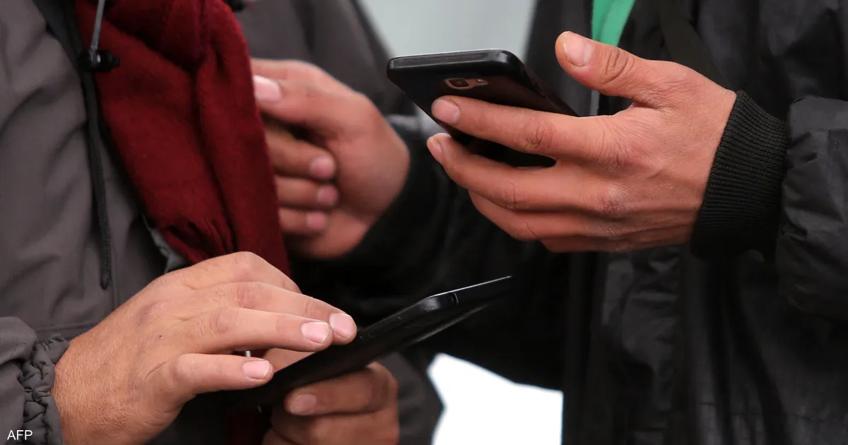 البطاقات البيضاء.. ضجة داخل إيران ضد التمييز في استخدام الإنترنت