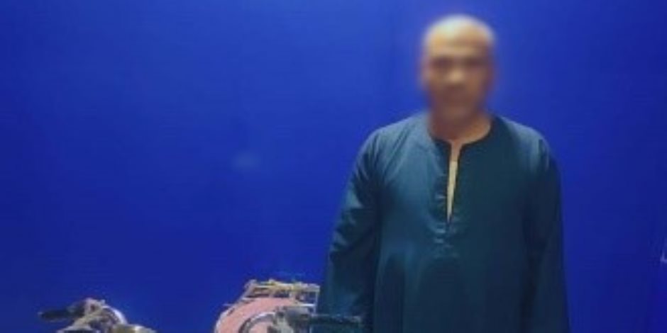 كشف ملابسات محاولة شخص دهس طفل عمداً بدراجته النارية بقنا حال سيره بأحد الطرق - صوت الأمة