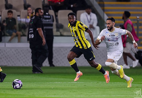 ديربي جدة يشتعل مبكرًا.. الاتحاد والأهلي يتصارعان على صفقة مجانية