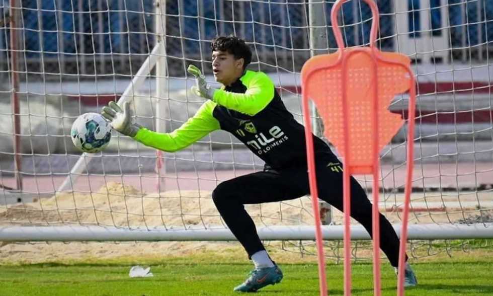خبر في الجول - الزمالك يتفق على تجديد تعاقد عمر عبد العزيز حارس مرمى الشباب