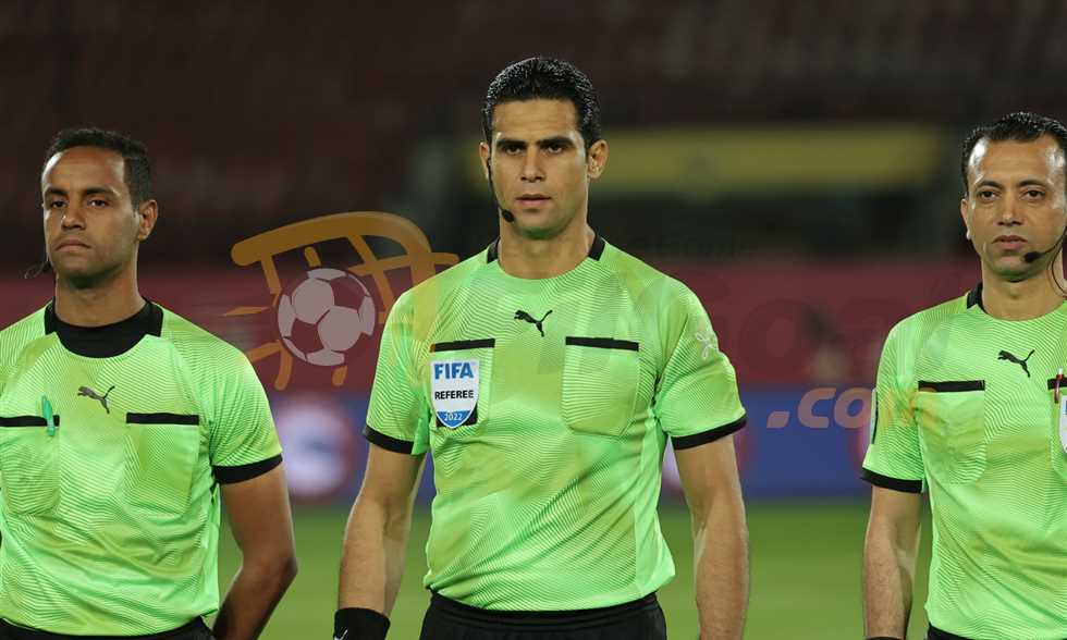 الرابعة للفريقين.. محمد معروف حكما لمباراة المصري أمام الزمالك