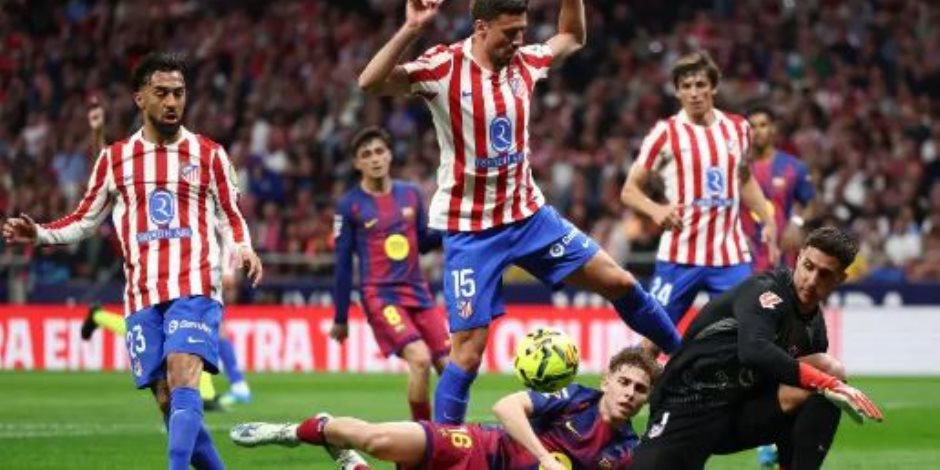 برشلونة يخطف فوزا مثيرا من أتلتيكو مدريد بهدفين مقابل هدف ويعزز صدارة الدوري الإسباني (فيديو) - صوت الأمة