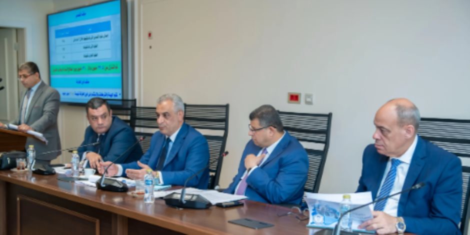 وزير الإنتاج الحربي يستعرض الحساب الختامي لموازنة هيئة الإنتاج الحربي - صوت الأمة