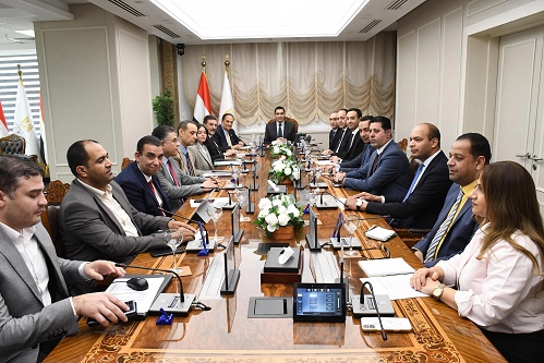 وزير الرياضة يتابع آخر المستجدات بشأن تنظيم دورة الألعاب الإفريقية 2027