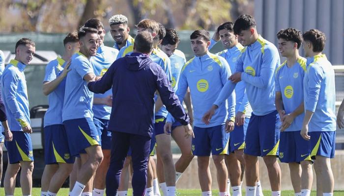 برشلونة يستعد لأتلتيكو مدريد بـ&laquo;كرات تنس&raquo; (فيديو)