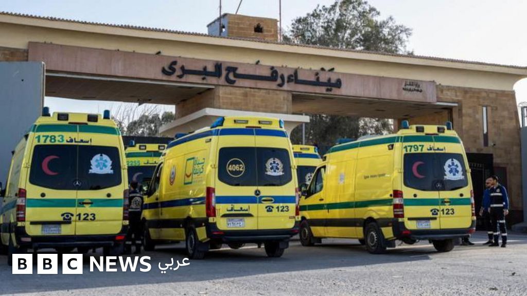 الصحة العالمية تعلّق الإجلاء الطبي من غزة بعد مقتل أحد المتعاقدين معها بنيران القوات الإسرائيلية - BBC News عربي