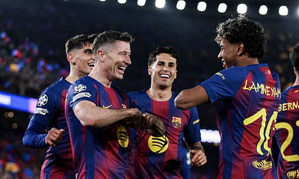 التشكيل - ليفاندوفسكي يقود هجوم برشلونة.. وألفاريز أساسي مع أتلتيكو مدريد