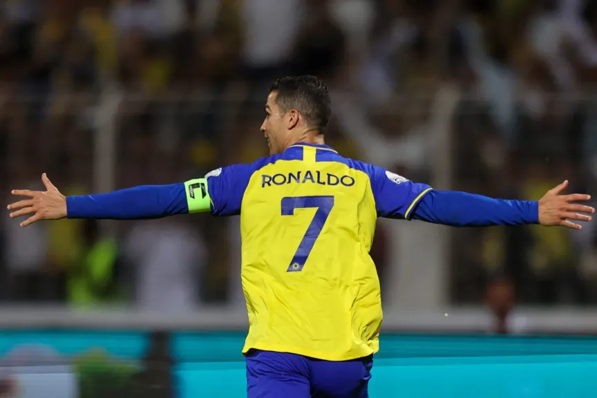رونالدو يفتح النار على التحكيم في دوري روشن.. ”كرة القدم تحولت إلى حرب” ويكشف مفاجآت نهاية الموسم