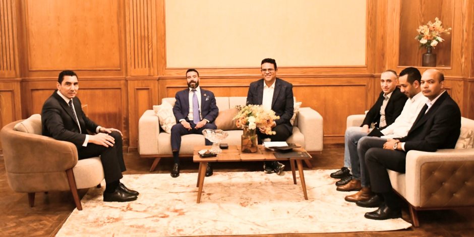 وزير الشباب والرياضة يستقبل رئيس اتحاد اللياقة التنافسية لبحث خطط الاتحاد خلال المرحلة المقبلة - صوت الأمة