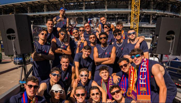 أبرز مشاهد احتفالات برشلونة بالدوري الإسباني.. سيجارة تشيزني (فيديو وصور)