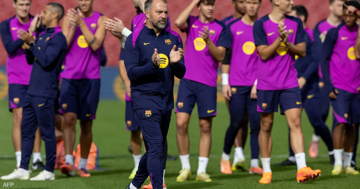 بعد التتويج بالدوري.. فليك باق مع برشلونة لموسمين