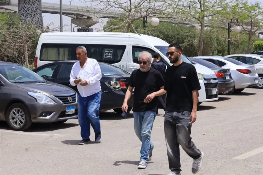 جنازة عبدالرحمن أبو زهرة.. غياب لافت لنجوم الفن يثير التساؤلات