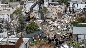 جرافات إسرائيلية تهدم نحو 50 محلا تجاريا فلسطينيا قبيل مشروع طريق مرتبط بالمستوطنات