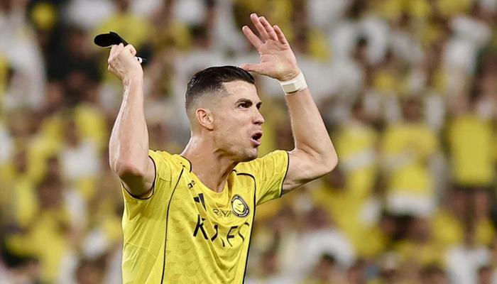 &laquo;ارفعوا رؤوسكم&raquo;.. أول رسالة من كريستيانو لجمهور النصر بعد الصدمة