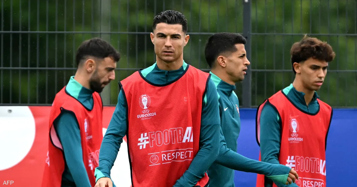 قبل انطلاق المونديال.. مارتينيز يرد على الجدل بشأن عمر رونالدو: "المعيار هو الأداء"