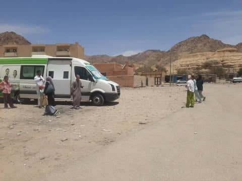توقيع الكشف الطبي على 1402 مواطنا بالقوافل الطبية حياة كريمة بجنوب سيناء