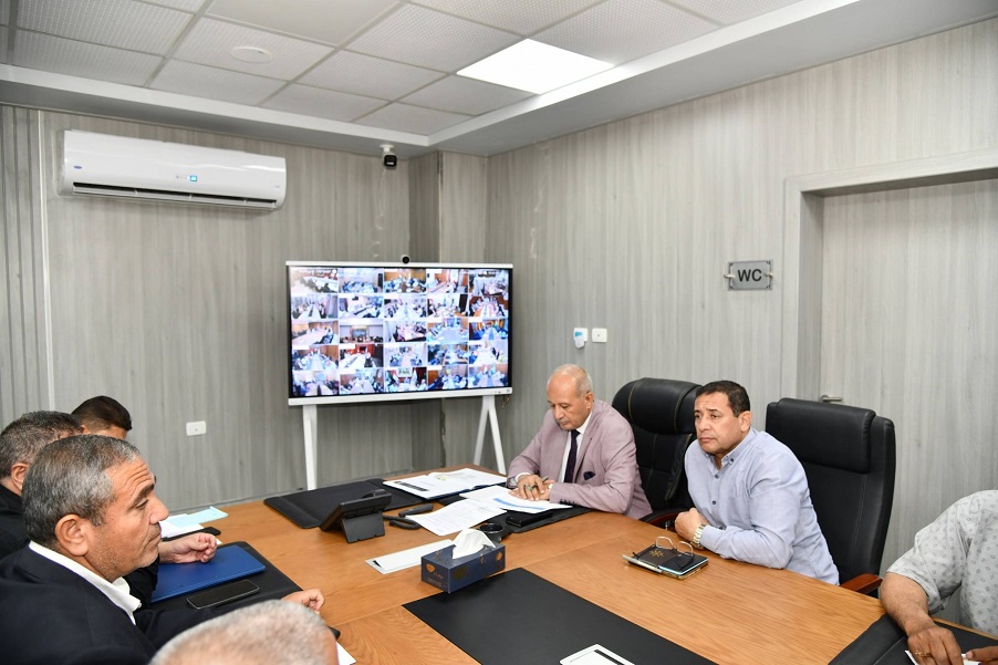سكرتير عام الفيوم يناقش مع مسئولي التنمية المحلية مستجدات تقنين أراضي الدولة