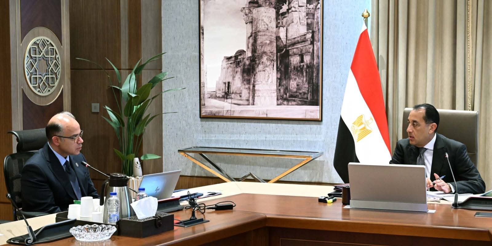 رئيس الوزراء يستعرض مع وزير الاستثمار والتجارة الخارجية عدداً من ملفات العمل | أموال الغد