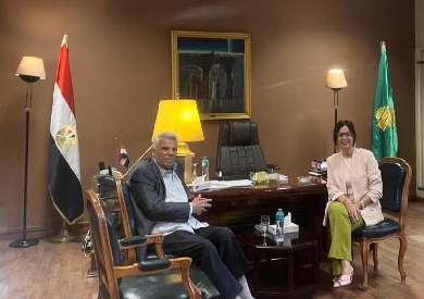 وزيرة الثقافة تلتقي الروائي إبراهيم عبد المجيد ضمن سلسلة حواراتها مع المثقفين