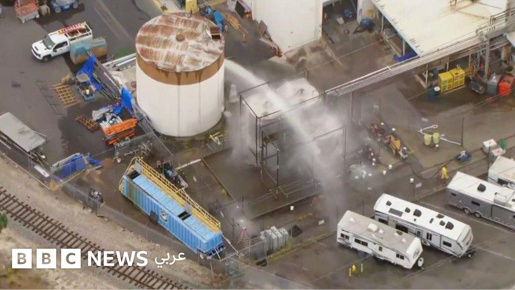 كاليفورنيا: إجلاء أكثر من 40 ألف نسمة إثر تسرّب كيميائي بأحد المصانع - BBC News عربي
