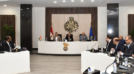 محافظ أسوان يشدد على تفعيل دور مجلس الصحة الإقليمي لتحسين الخدمات العلاجية