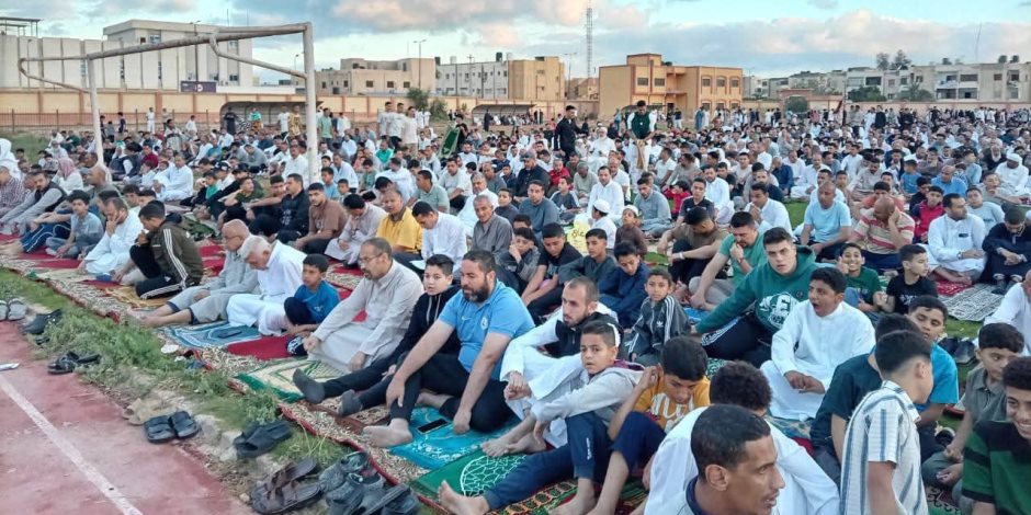 وسط أجواء من البهجة.. إقبال حاشد على ساحات الصلاة والمساجد بجميع مراكز شمال سيناء (صور) - صوت الأمة