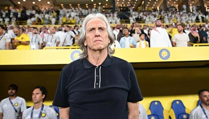 &laquo;كل شيء وارد&raquo;.. جيسوس يرد على عرض النصر بالاستمرار