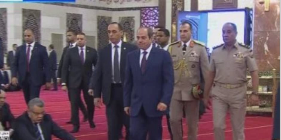 الرئيس السيسي يؤدي صلاة عيد الأضحى ويتناول الإفطار مع الحضور... فيديو - صوت الأمة