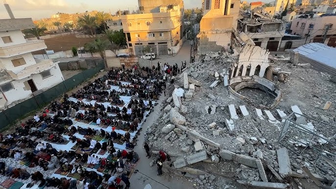 سرادقات العزاء تحل محل ذبح الأضاحي أول أيام العيد في غزة